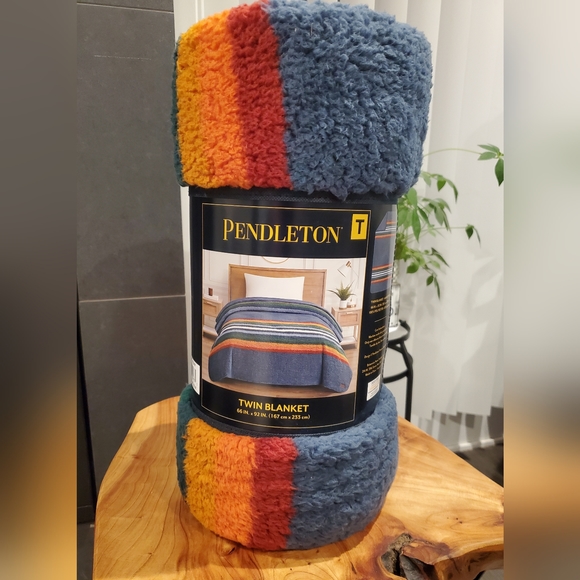 Pendleton Bedding Pendleton Sherpa Fleece Throw Blanket Twin Size